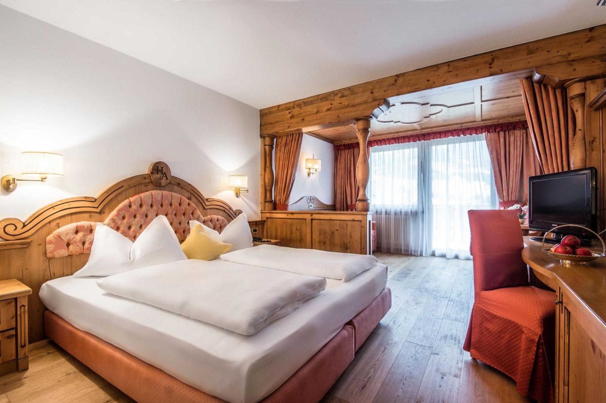 Hotel Antines Ла Вилла Номер фото