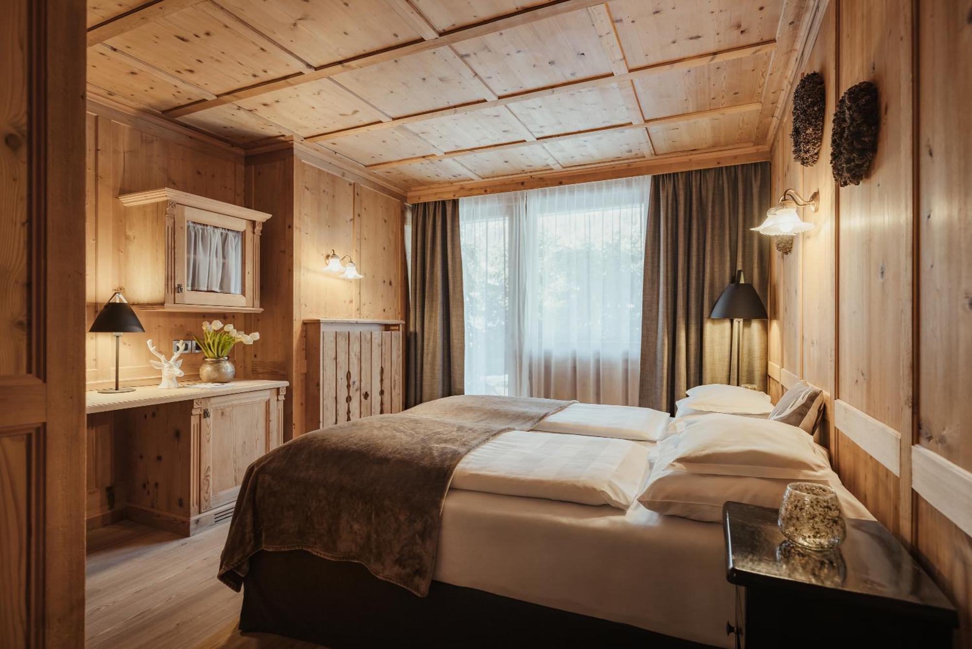 Hotel Antines Ла Вилла Экстерьер фото